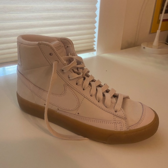 Nike Women's Blazer Mid '77 Sneakers, US Size 8.5 - Picture 5 of 6